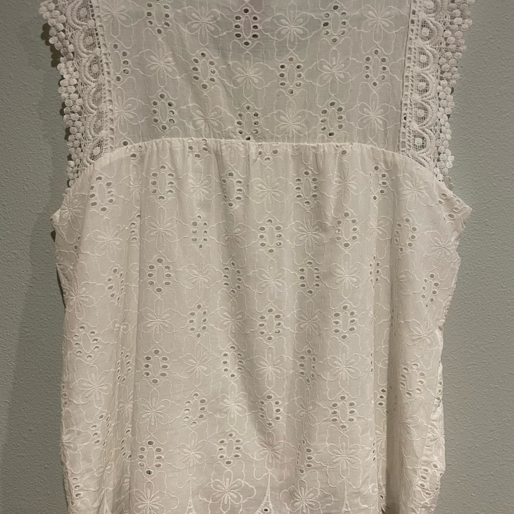 Knox Rose White Eyelet and Lace Top - Picture 4 of 5